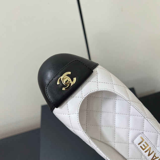 CC BALLET FLAT 25SS IN WHITE MIX BLACK LAMBSKIN WITH GOLD HARDWARE