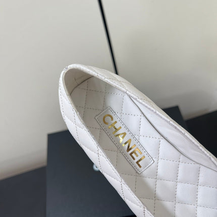 CC BALLET FLAT 25SS IN WHITE MIX BLACK LAMBSKIN WITH GOLD HARDWARE