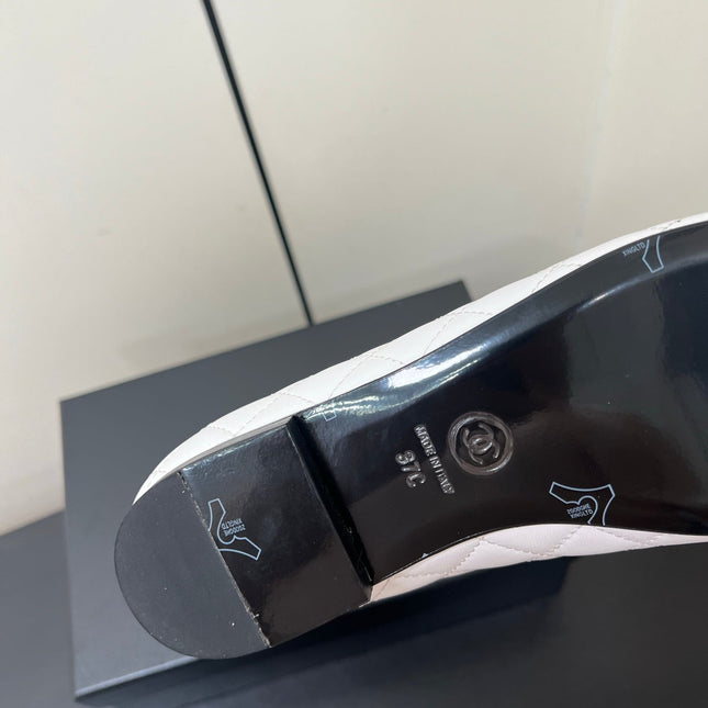 CC BALLET FLAT 25SS IN WHITE MIX BLACK LAMBSKIN WITH GOLD HARDWARE