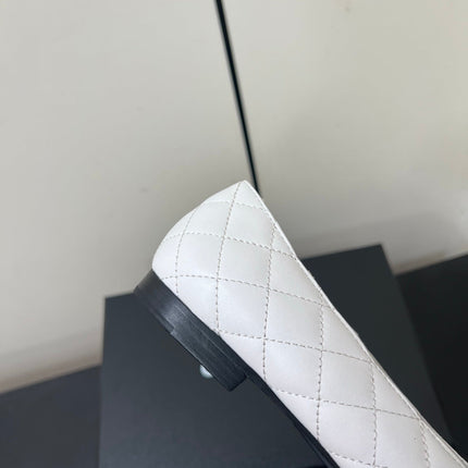 CC BALLET FLAT 25SS IN WHITE MIX BLACK LAMBSKIN WITH GOLD HARDWARE