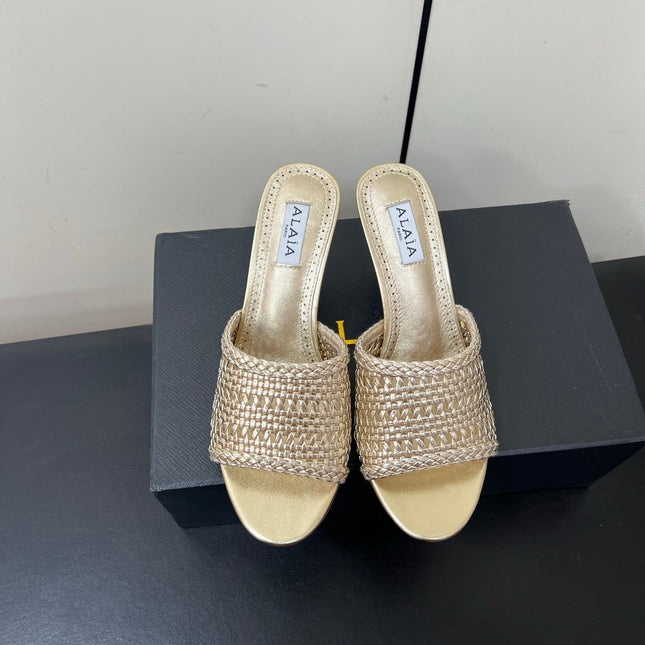 ALAIA HIGH HEEL 25S 70 MM IN GOLD LAMBSKIN WITH WOVEN PATTERN