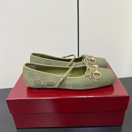GG MARY JANE 25S IN MOSS GREEN CANVAS WITH GOLD HARDWARE