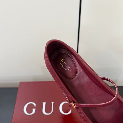 GG MARY JANE 25S IN DARK RED CANVAS WITH GOLD HARDWARE