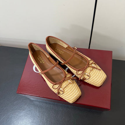 GG MARY JANE 25S IN NATURAL STRAW WITH GOLD HARDWARE