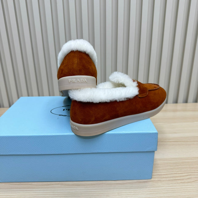LOAFER IN RED BROWN SUEDE AND FUR LINING ATTACHED TRIANGLE LOGO