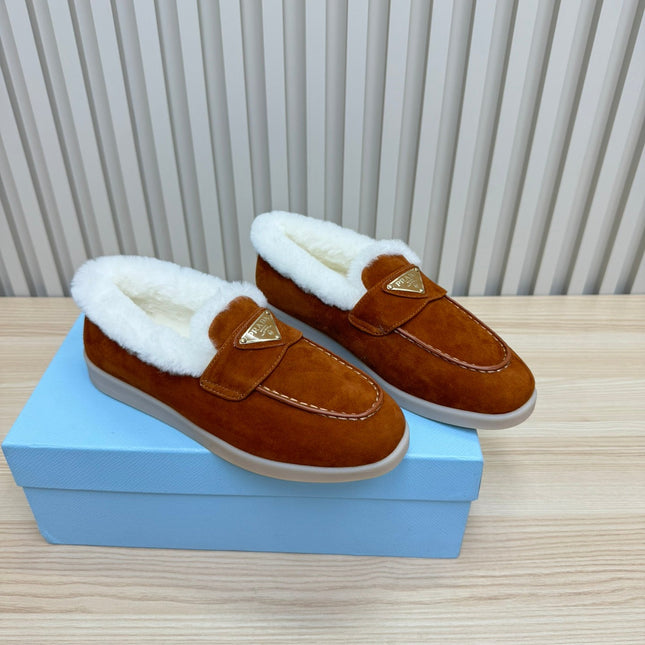 LOAFER IN RED BROWN SUEDE AND FUR LINING ATTACHED TRIANGLE LOGO