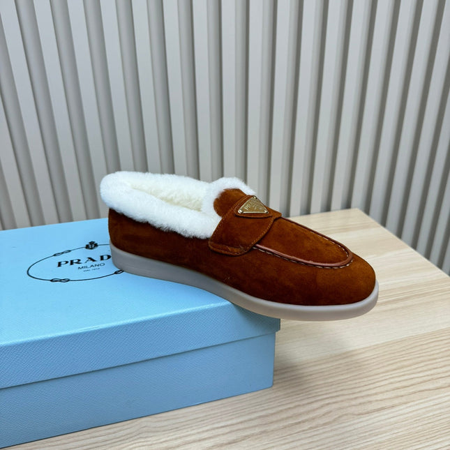LOAFER IN RED BROWN SUEDE AND FUR LINING ATTACHED TRIANGLE LOGO