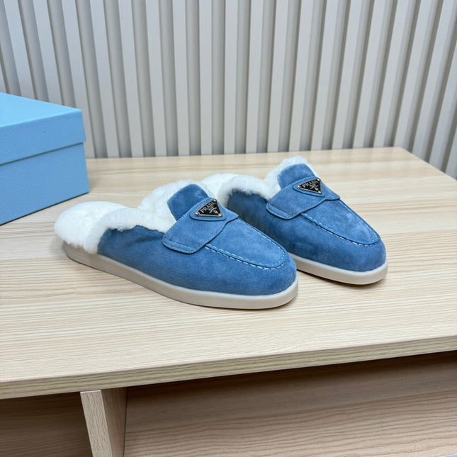 TRIANGLE LOGO FLATS IN AZURE BLUE SUEDE AND FUR LINING