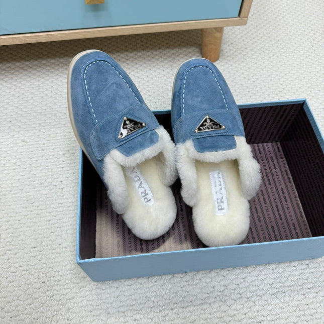 TRIANGLE LOGO FLATS IN AZURE BLUE SUEDE AND FUR LINING