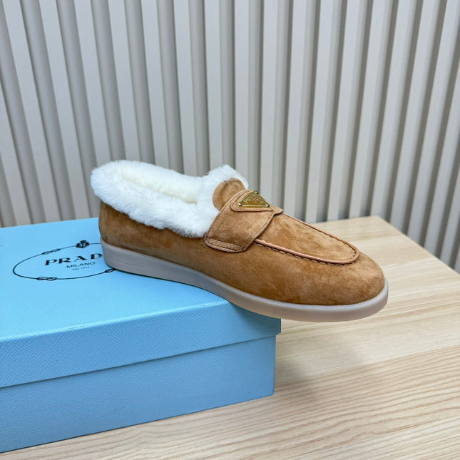 LOAFER IN CAMEL SUEDE AND FUR LINING ATTACHED TRIANGLE LOGO