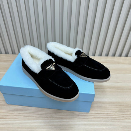 LOAFER IN BLACK SUEDE AND FUR LINING ATTACHED TRIANGLE LOGO