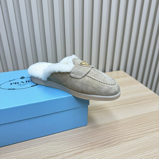 TRIANGLE LOGO FLATS IN KHAKI BEIGE SUEDE AND FUR LINING