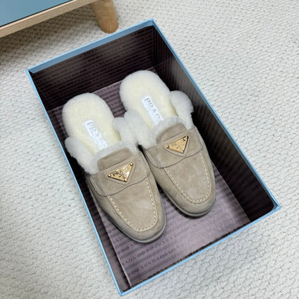 TRIANGLE LOGO FLATS IN KHAKI BEIGE SUEDE AND FUR LINING