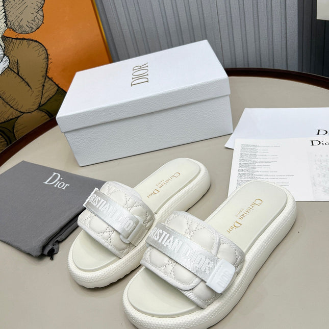 PLATFORM SLIDES 25S 50MM IN WHITE CALFSKIN AND ELECTRIC FABRIC