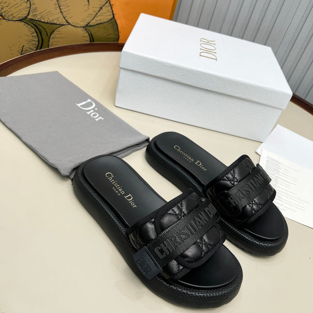 PLATFORM SLIDES 25S 50MM IN BLACK CALFSKIN AND ELECTRIC FABRIC