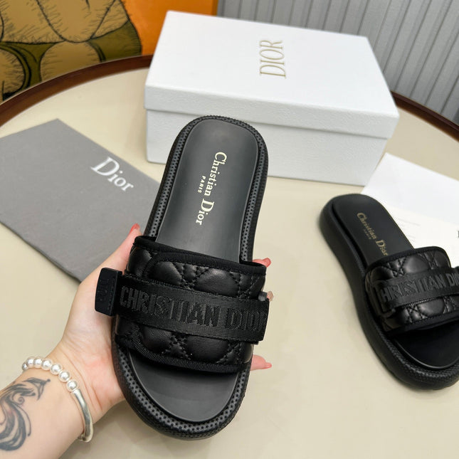 PLATFORM SLIDES 25S 50MM IN BLACK CALFSKIN AND ELECTRIC FABRIC