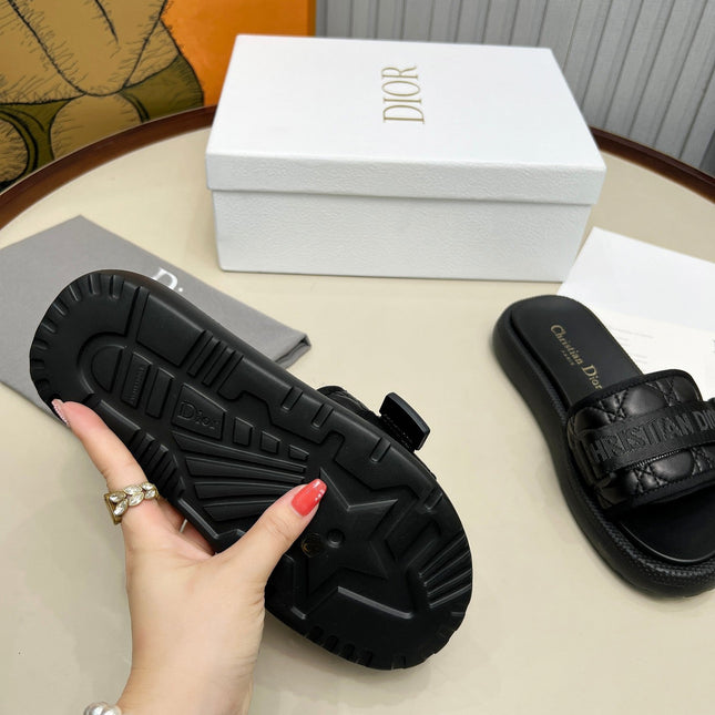 PLATFORM SLIDES 25S 50MM IN BLACK CALFSKIN AND ELECTRIC FABRIC