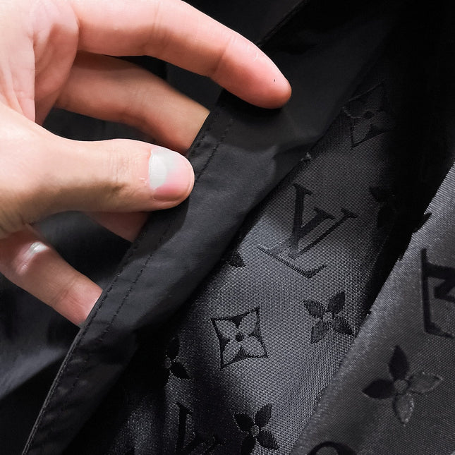 LV BLACK JACKET 239565