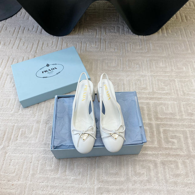 TRIANGLE LOGO SLINGBACK PUMPS WITH BOW IN WHITE CALFSKIN