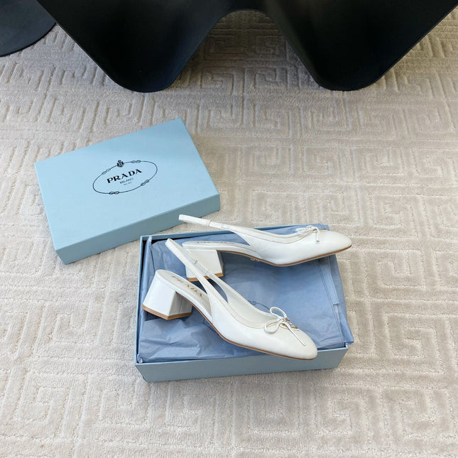 TRIANGLE LOGO SLINGBACK PUMPS WITH BOW IN WHITE CALFSKIN