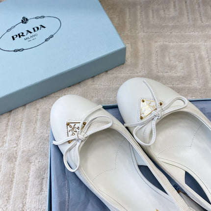 TRIANGLE LOGO SLINGBACK PUMPS WITH BOW IN WHITE CALFSKIN