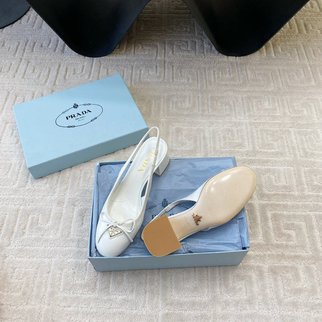 TRIANGLE LOGO SLINGBACK PUMPS WITH BOW IN WHITE CALFSKIN