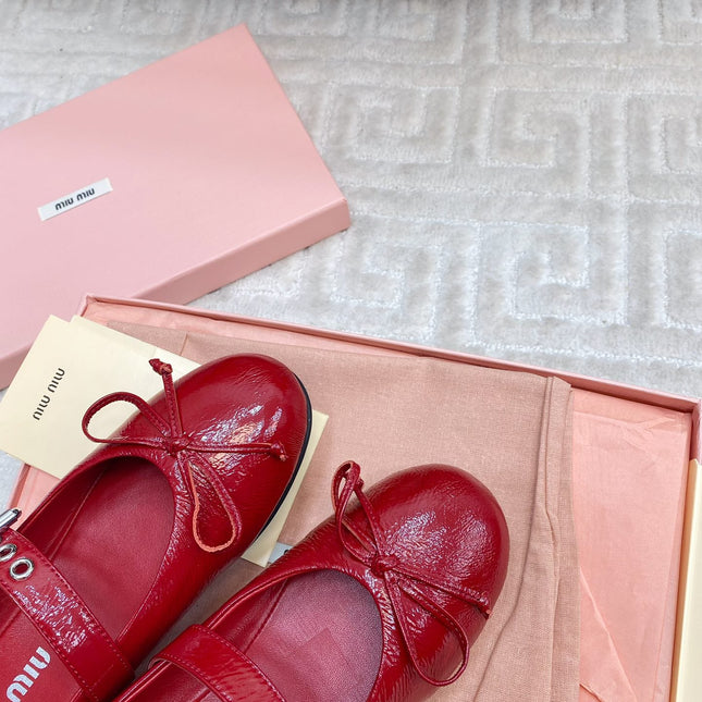 BOW MARY JANE FLAT IN RED NAPLAK LAMBSKIN