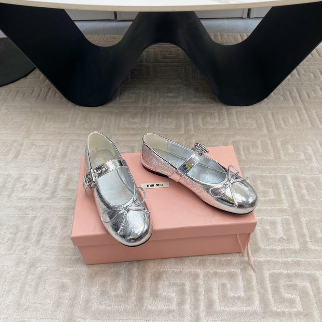 BOW MARY JANE FLAT IN SILVER LAMBSKIN