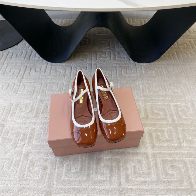 MARY JANE PUMPS IN SMOKY UMBER GLOSSY SHEEPSKIN