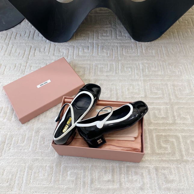 MARY JANE PUMPS IN BLACK GLOSSY SHEEPSKIN