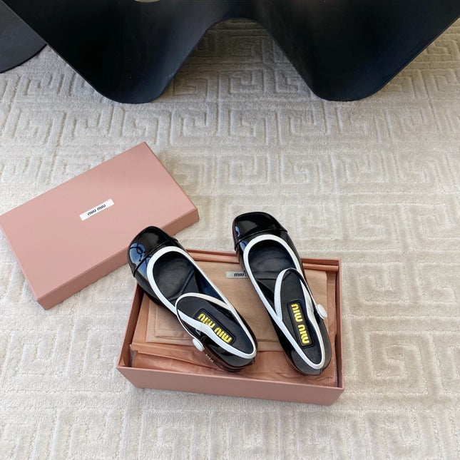 MARY JANE PUMPS IN BLACK GLOSSY SHEEPSKIN