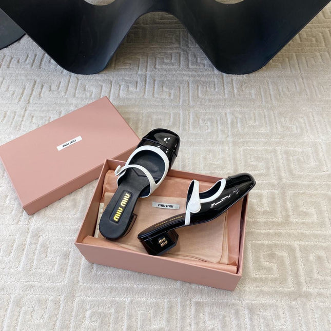 MARY JANE MULE PUMPS IN BLACK GLOSSY SHEEPSKIN