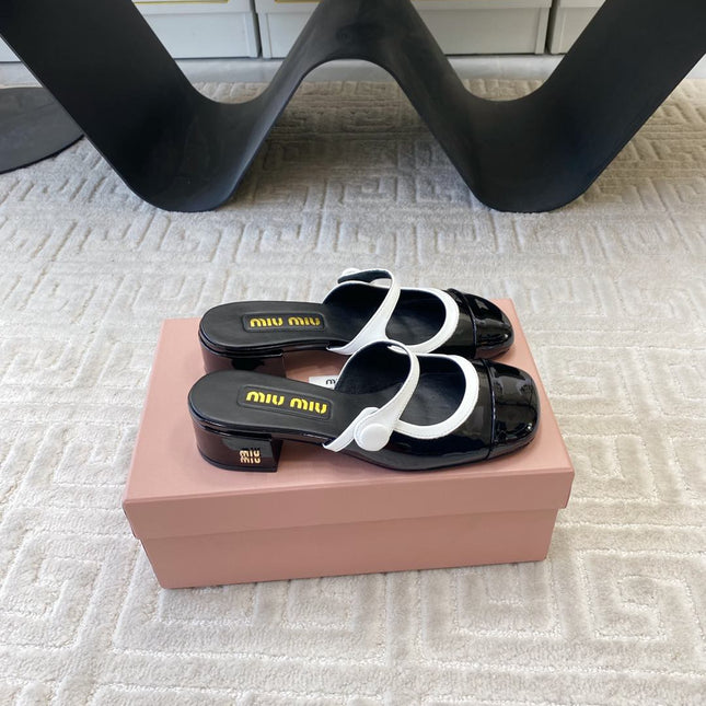 MARY JANE MULE PUMPS IN BLACK GLOSSY SHEEPSKIN