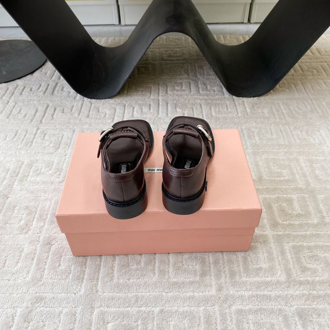 THONG SANDALS IN ESPRESSO LAMBSKIN WITH SILVER BUCKLE