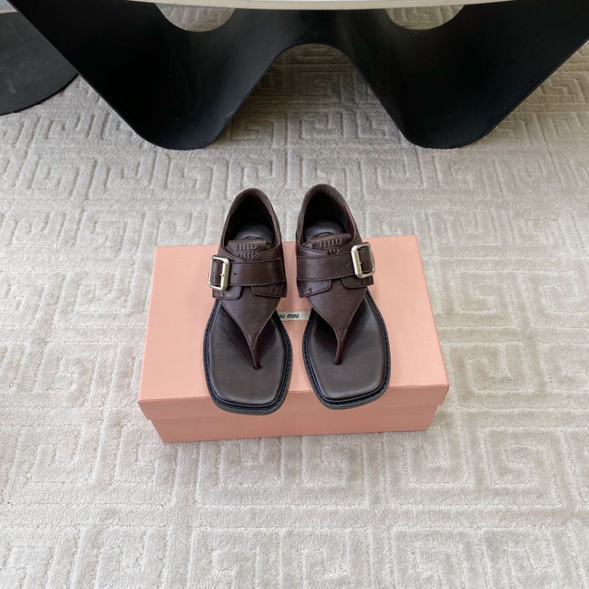 THONG SANDALS IN ESPRESSO LAMBSKIN WITH SILVER BUCKLE