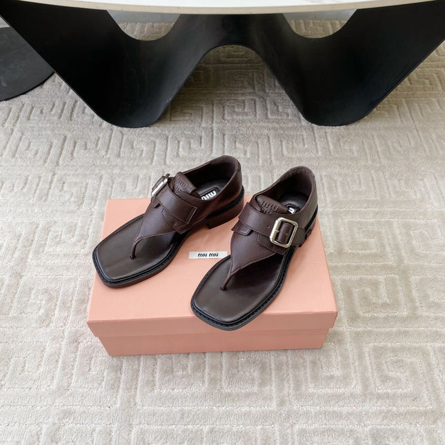 THONG SANDALS IN ESPRESSO LAMBSKIN WITH SILVER BUCKLE