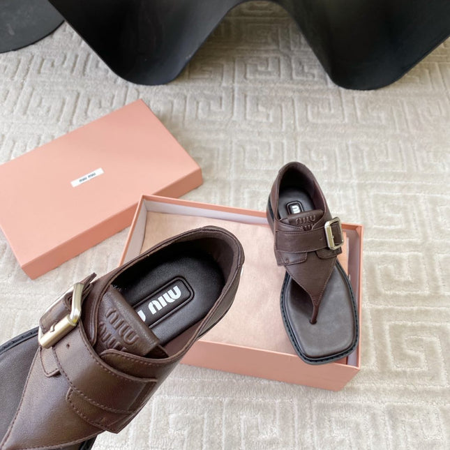 THONG SANDALS IN ESPRESSO LAMBSKIN WITH SILVER BUCKLE