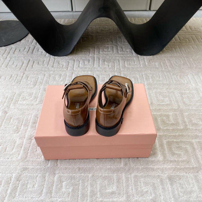 THONG SANDALS IN RUSSET BROWN SHINY LAMBSKIN WITH SILVER BUCKLE