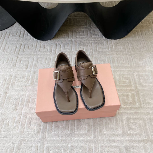 THONG SANDALS IN COFFEE BROWN LAMBSKIN WITH SILVER BUCKLE