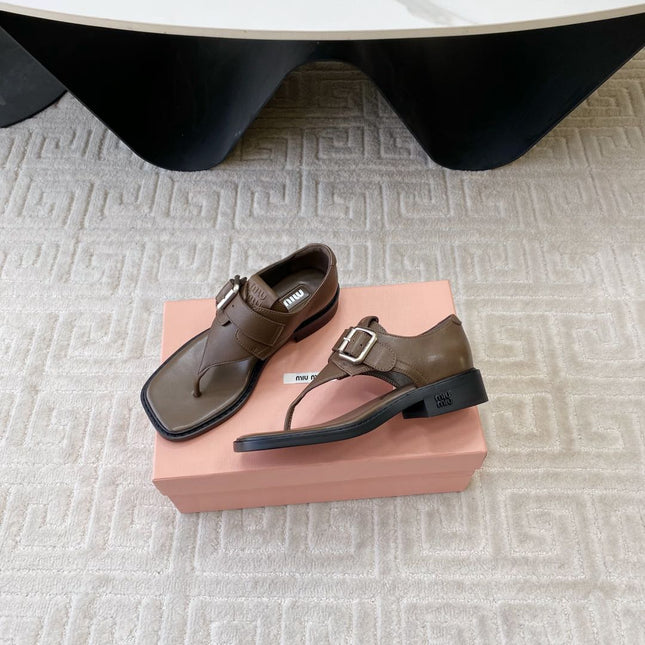 THONG SANDALS IN COFFEE BROWN LAMBSKIN WITH SILVER BUCKLE