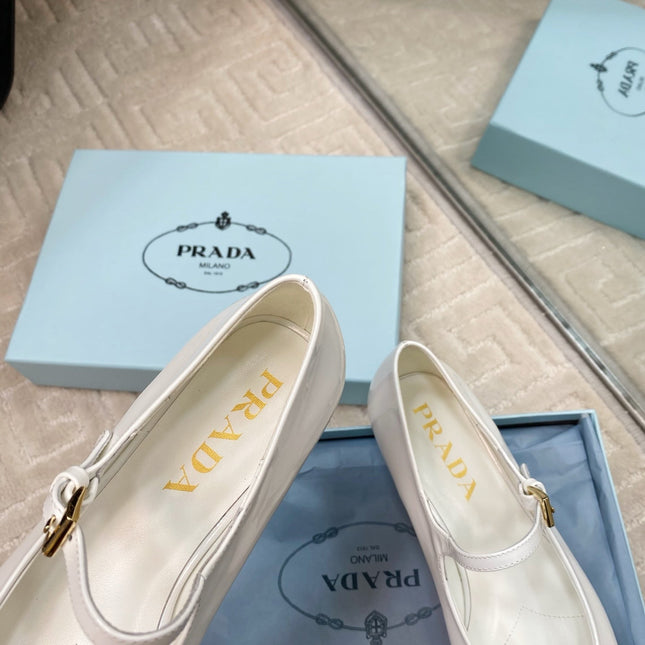 MARY JANE FLATS SQUARE TOE IN WHITE PATENT SHEEPSKIN