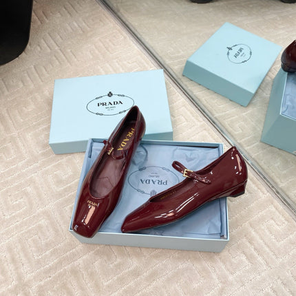 MARY JANE FLATS SQUARE TOE IN BURGUNDY RED PATENT SHEEPSKIN