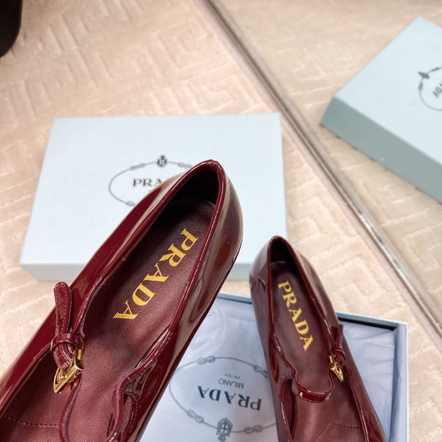 MARY JANE FLATS SQUARE TOE IN BURGUNDY RED PATENT SHEEPSKIN