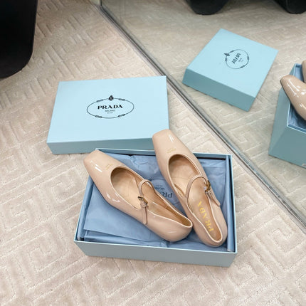 MARY JANE FLATS SQUARE TOE IN BEIGE PATENT SHEEPSKIN