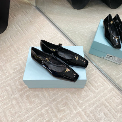 MARY JANE FLATS SQUARE TOE IN BLACK PATENT SHEEPSKIN