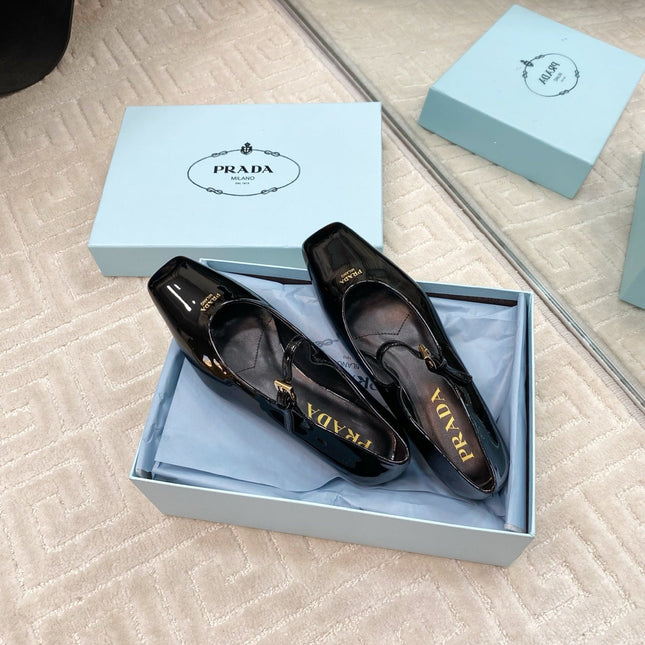 MARY JANE FLATS SQUARE TOE IN BLACK PATENT SHEEPSKIN