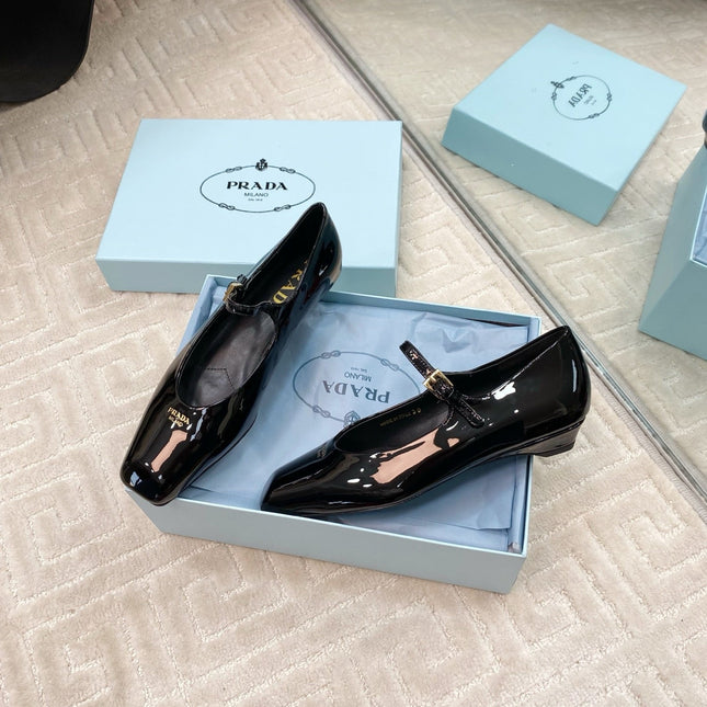 MARY JANE FLATS SQUARE TOE IN BLACK PATENT SHEEPSKIN