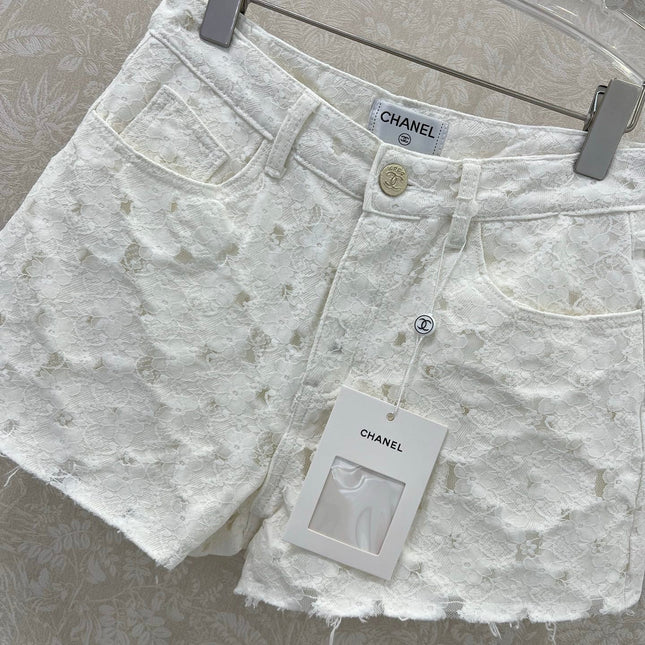 CHANEL LACE-TRIMMED DENIM SHORTS 275066