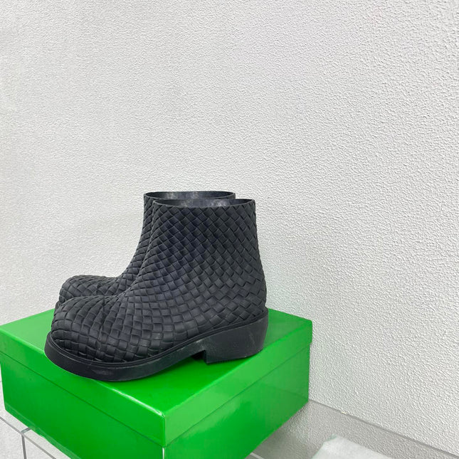 FIREMAN BOOTS IN BLACK RUBBER WITH ICONIC INTRECCIO MOTIF