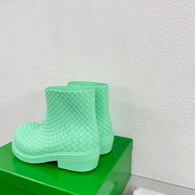 FIREMAN BOOTS IN GREEN MINT RUBBER WITH ICONIC INTRECCIO MOTIF